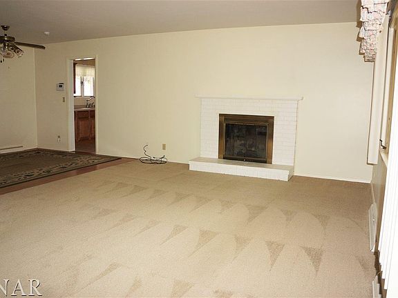 4th image of 1906 Owens Dr