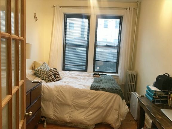 3rd image of 2266 35th St #1R