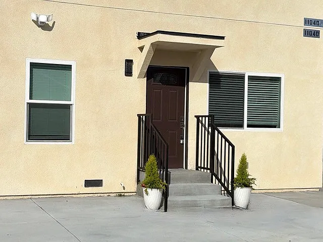 Building Photo - 11040 Genesta Ave #11040