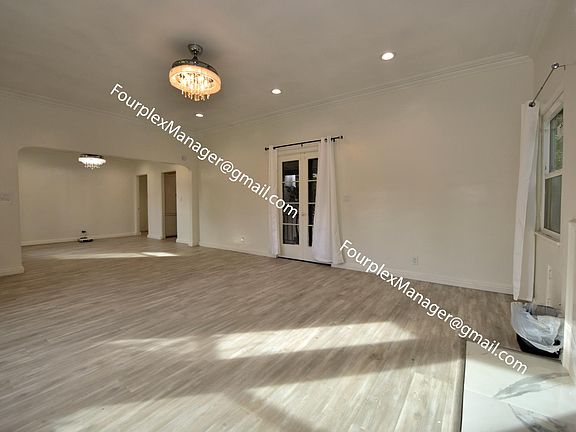 LARGE LIVING ROOM + DINING AREA