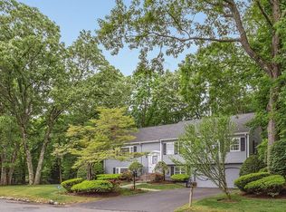 2 Berkshire Dr, Winchester, MA 01890