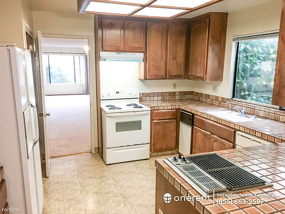 2nd image of 1195 Phelps Ave