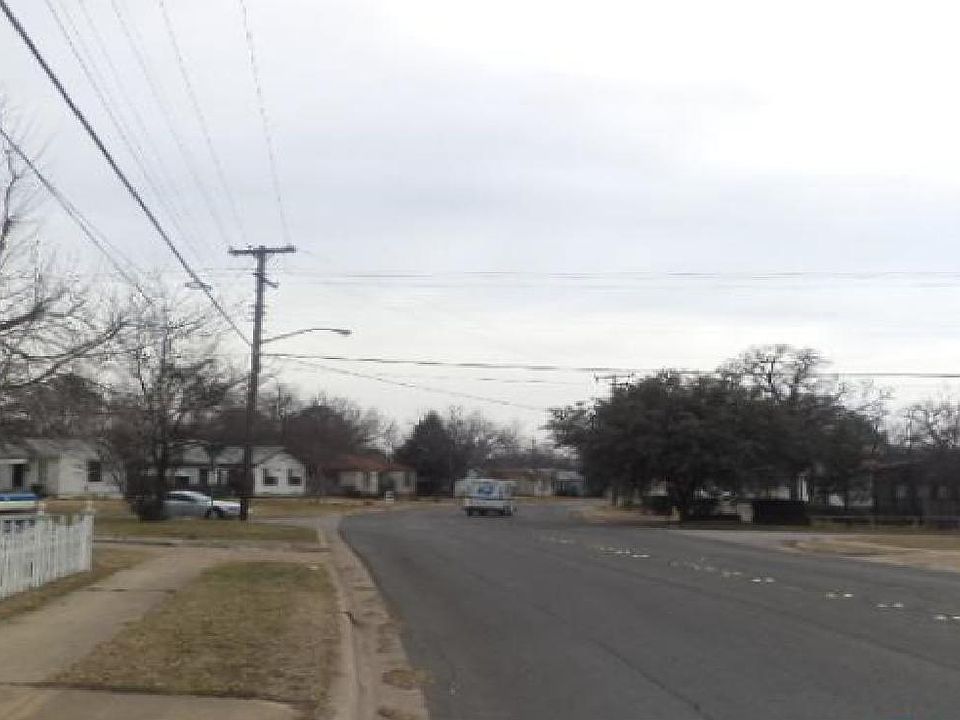 2nd image of 2733 Handley Dr