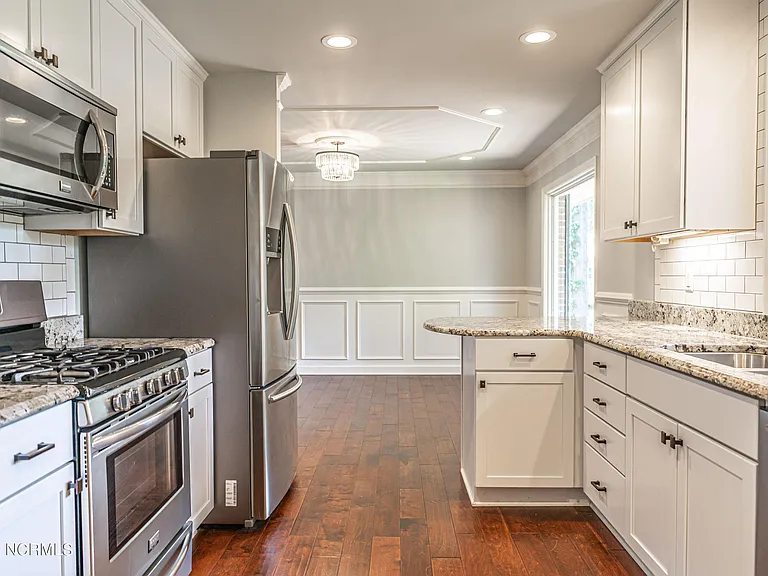 4 Fairway Ln — Photo 8