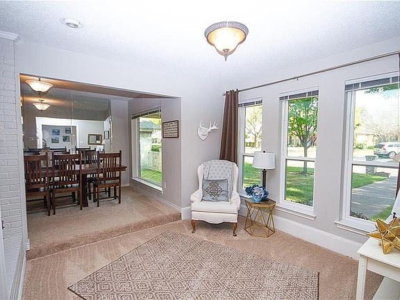 5th image of 1607 Villanova Dr
