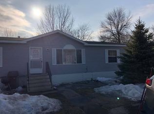 111 Canal Dr, Rockford, MN 55373