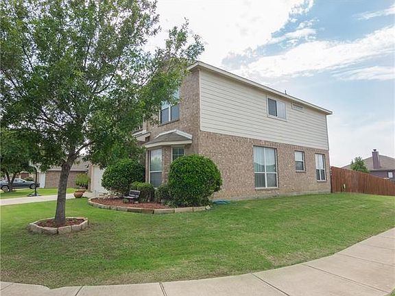 3rd image of 341 Fort Edward Dr