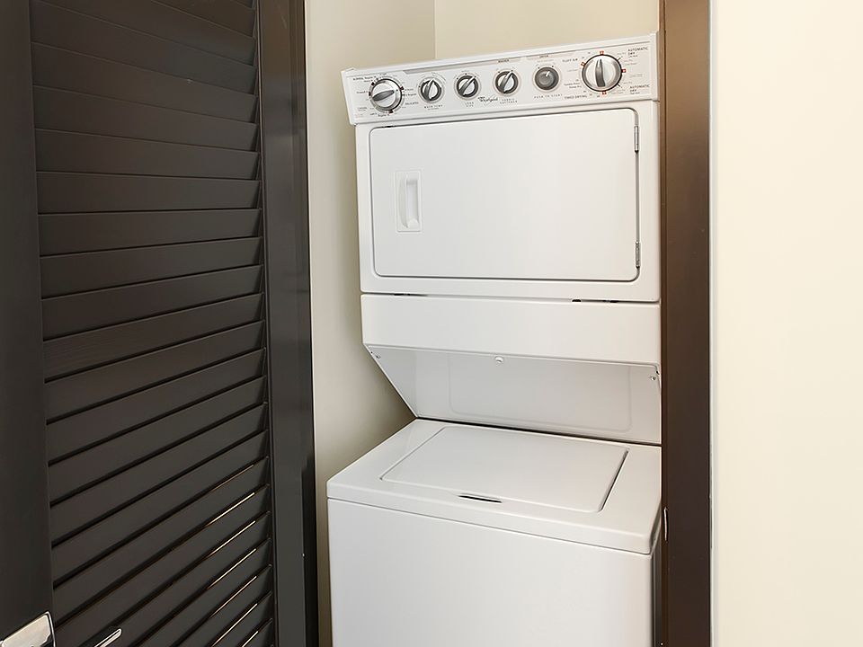 1st image of 1110 Glenville Dr APT 205
