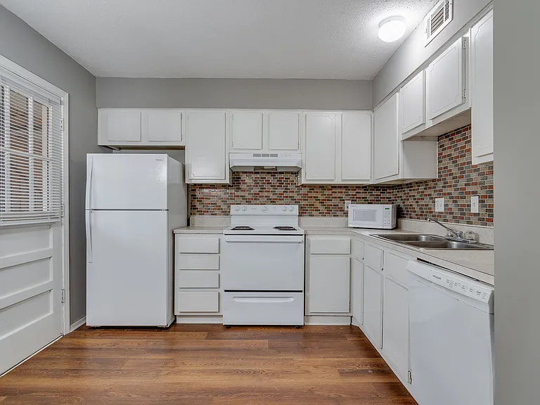 3646 Spottswood Ave #9 — Photo 10