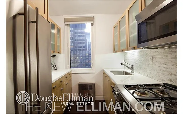 Rented by Douglas Elliman | media 23