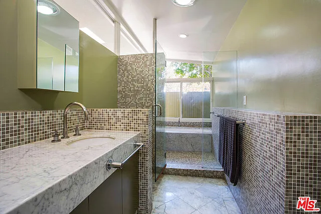 7561 Lolina Ln — Photo 21