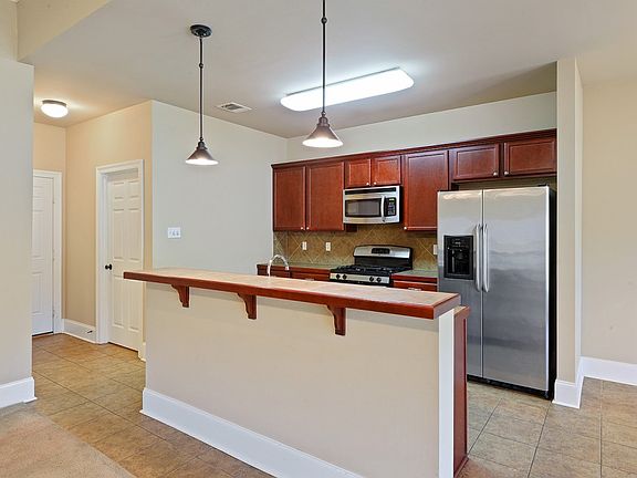 2nd image of 5017 Knight Dr