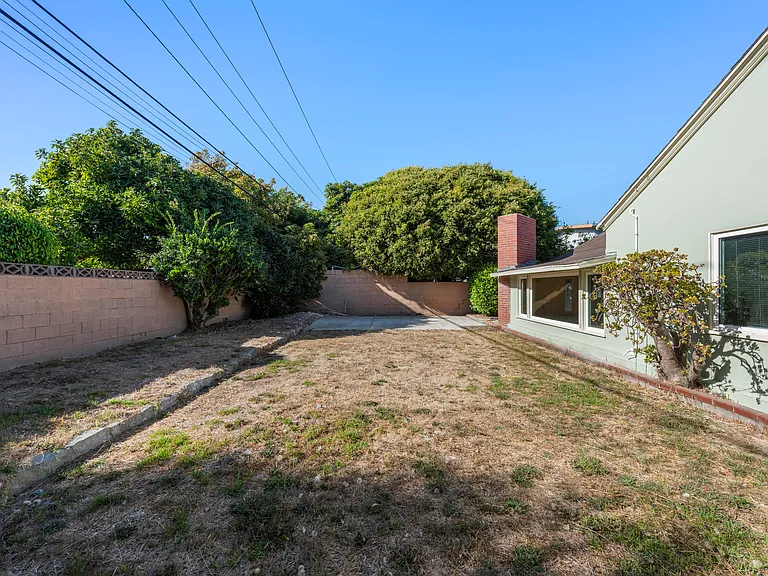 301 Frances St — Photo 27