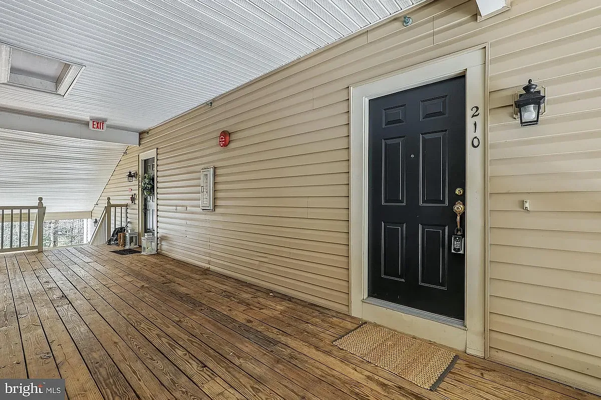 Building Photo - 12229 Fairfield House Dr #210A