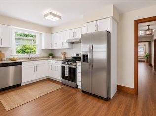 118 Summit Ave, West Warwick, RI 02893