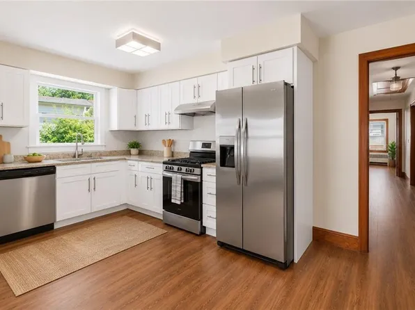 118 Summit Ave, West Warwick, RI 02893