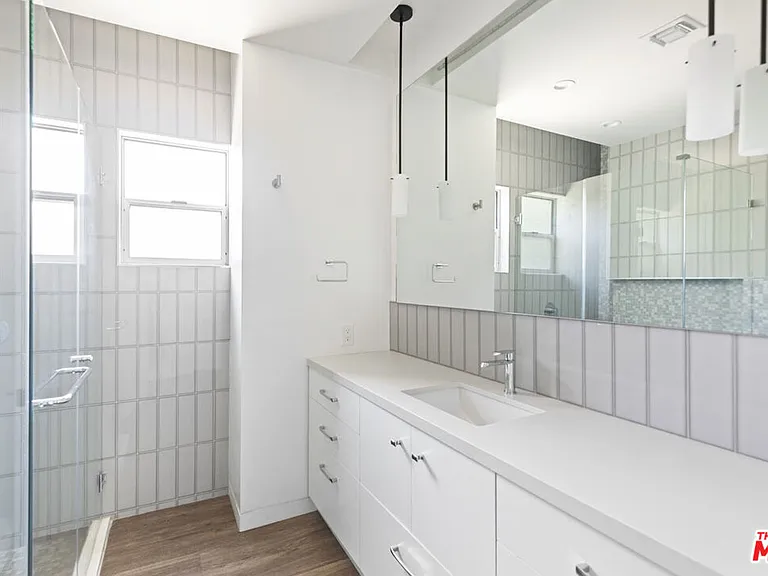 4060 Tilden Ave — Photo 16