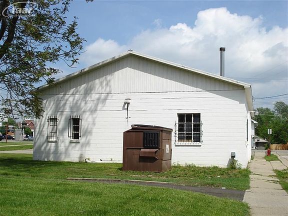 4th image of 11635 N Saginaw St