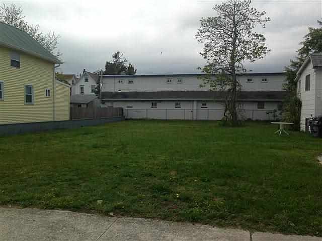 1st image of 120 W Youngs Ave