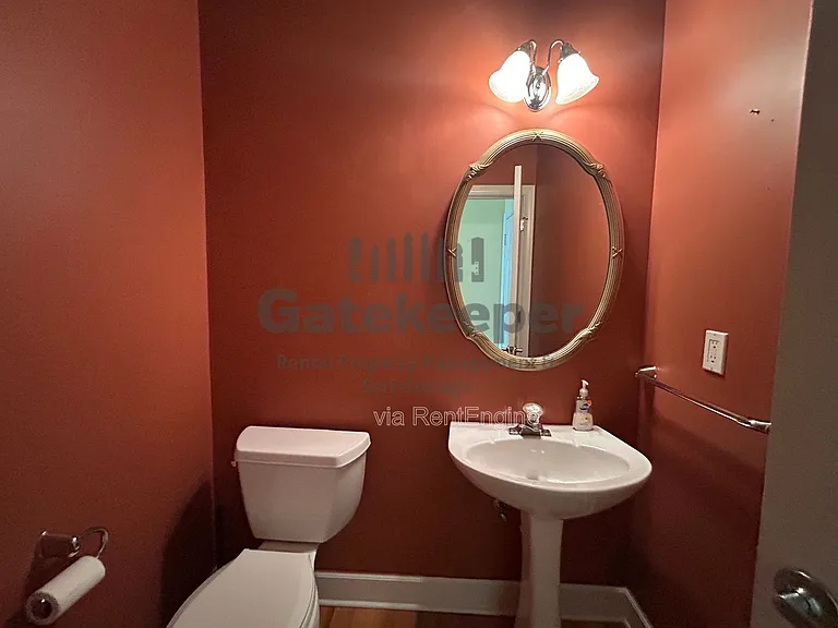 111 Hanbury Ln — Photo 17