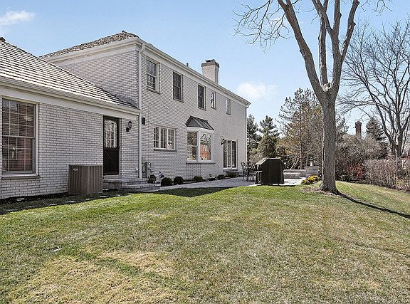 3rd image of 2312 Iroquois Dr