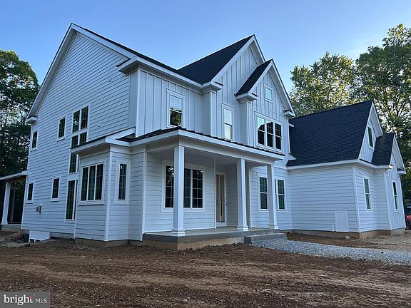 2nd image of 1 Laurel Cir