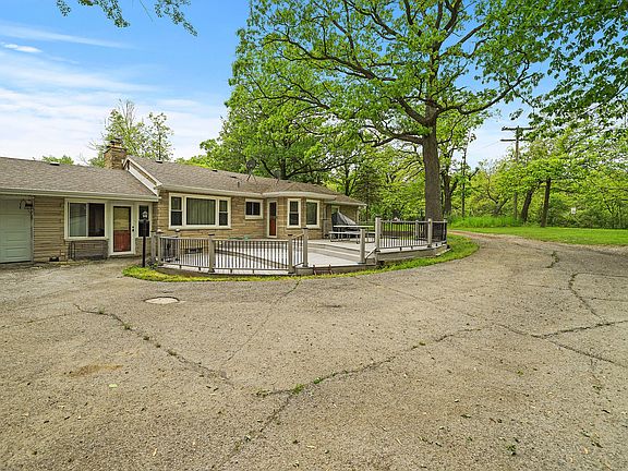 3rd image of 22849 Burnham Ave