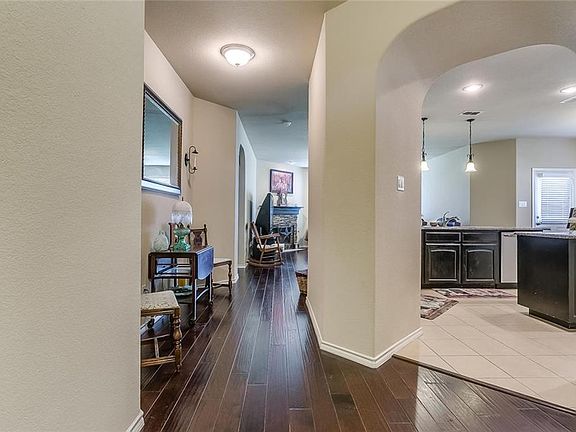 4th image of 1316 Woodbine Cliff Dr