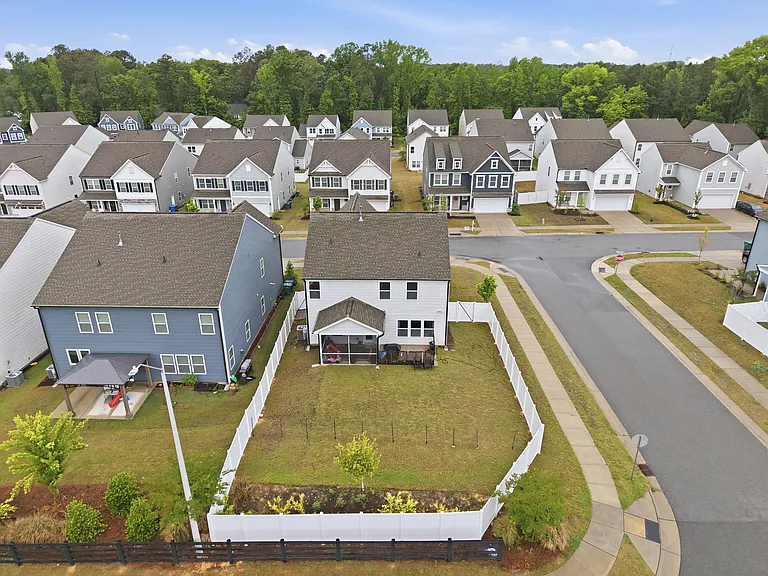1401 Addison Lake St — Photo 36