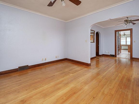 4th image of 2917 Farnam St