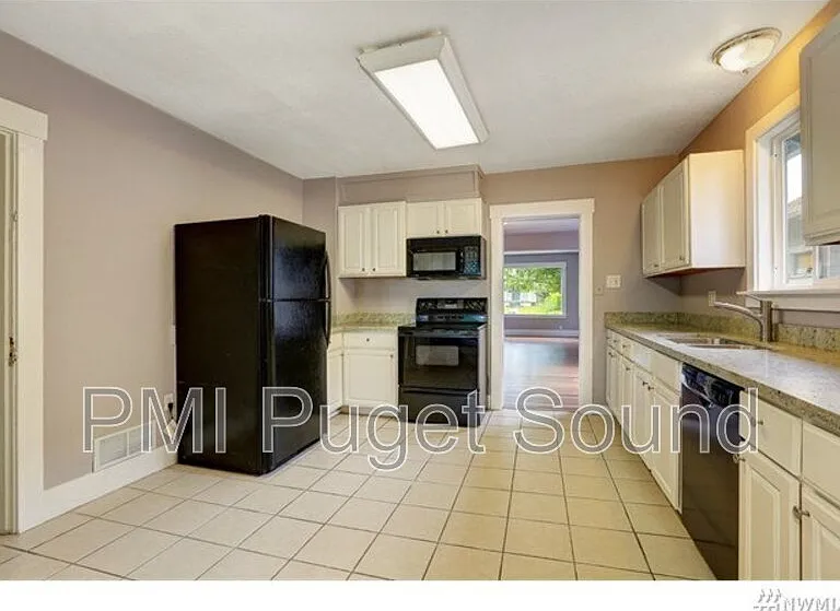 1108 S Ridgewood Ave — Photo 9