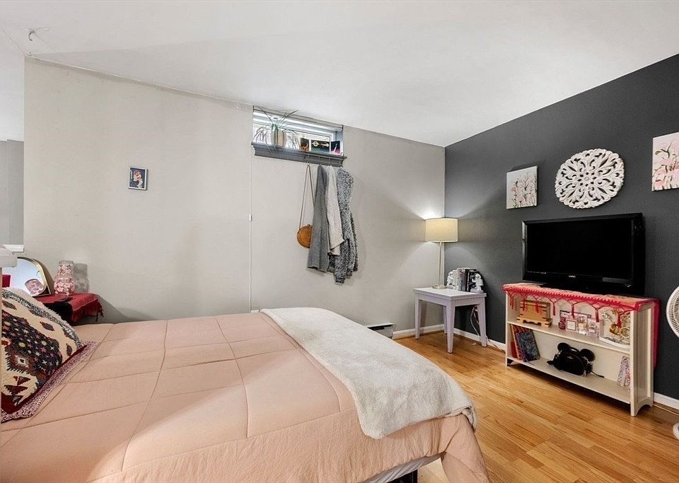 1st image of 625 Morton St APT 3