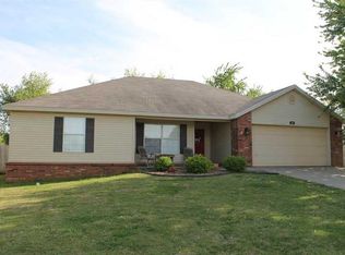 907 Fieldstone Ct, Centerton, AR 72719