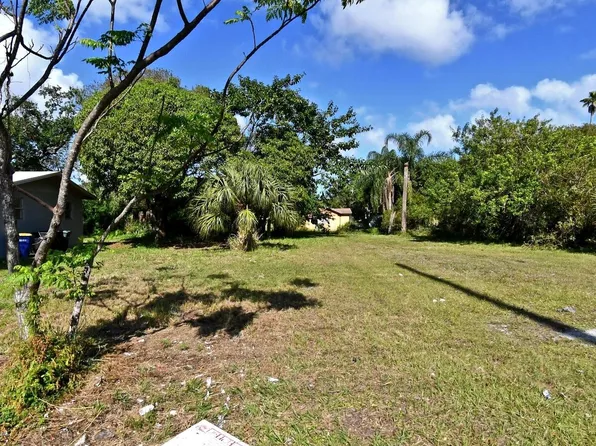 1110 Avenue E, Fort Pierce, FL 34950