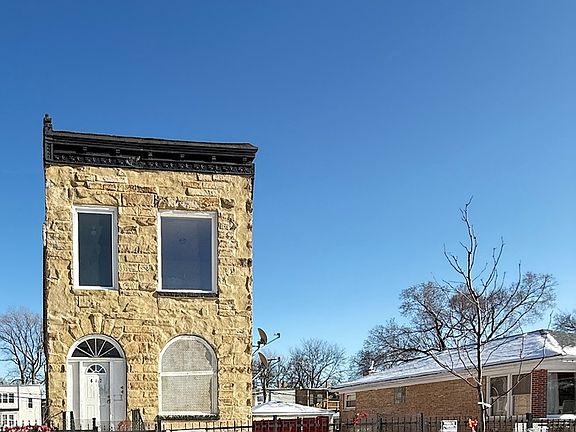 3rd image of 627 N Lawndale Ave