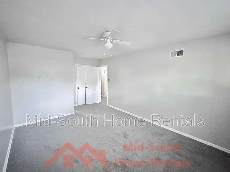 25 N Idlewild St #10 — Photo 9