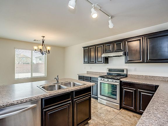 3rd image of 929 W Placita Canalito #80