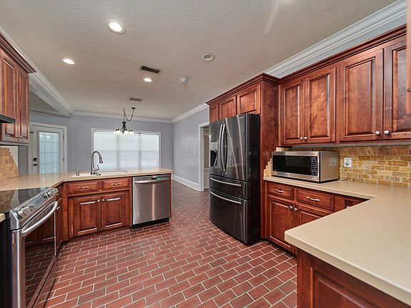 3rd image of 4079 Liska Cir
