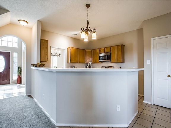 4th image of 3333 Briar Ln