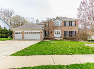 3240 Ridgetop View Dr, Saint Louis, MO 63129
