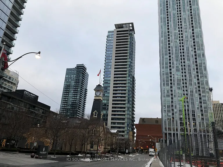 18 Yorkville Ave #2105 — Photo 2