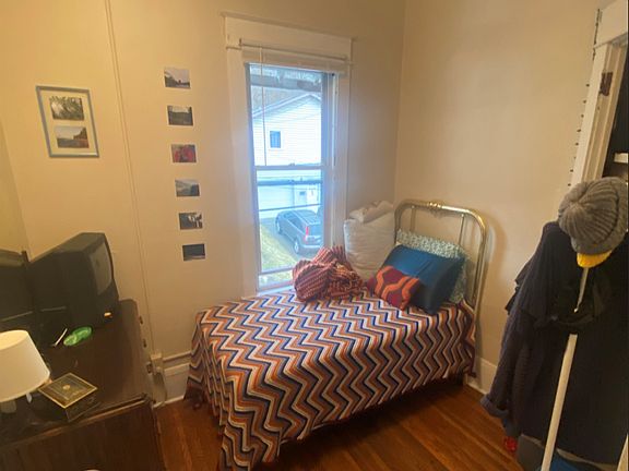 3rd image of 145 Lorentz St #10937394