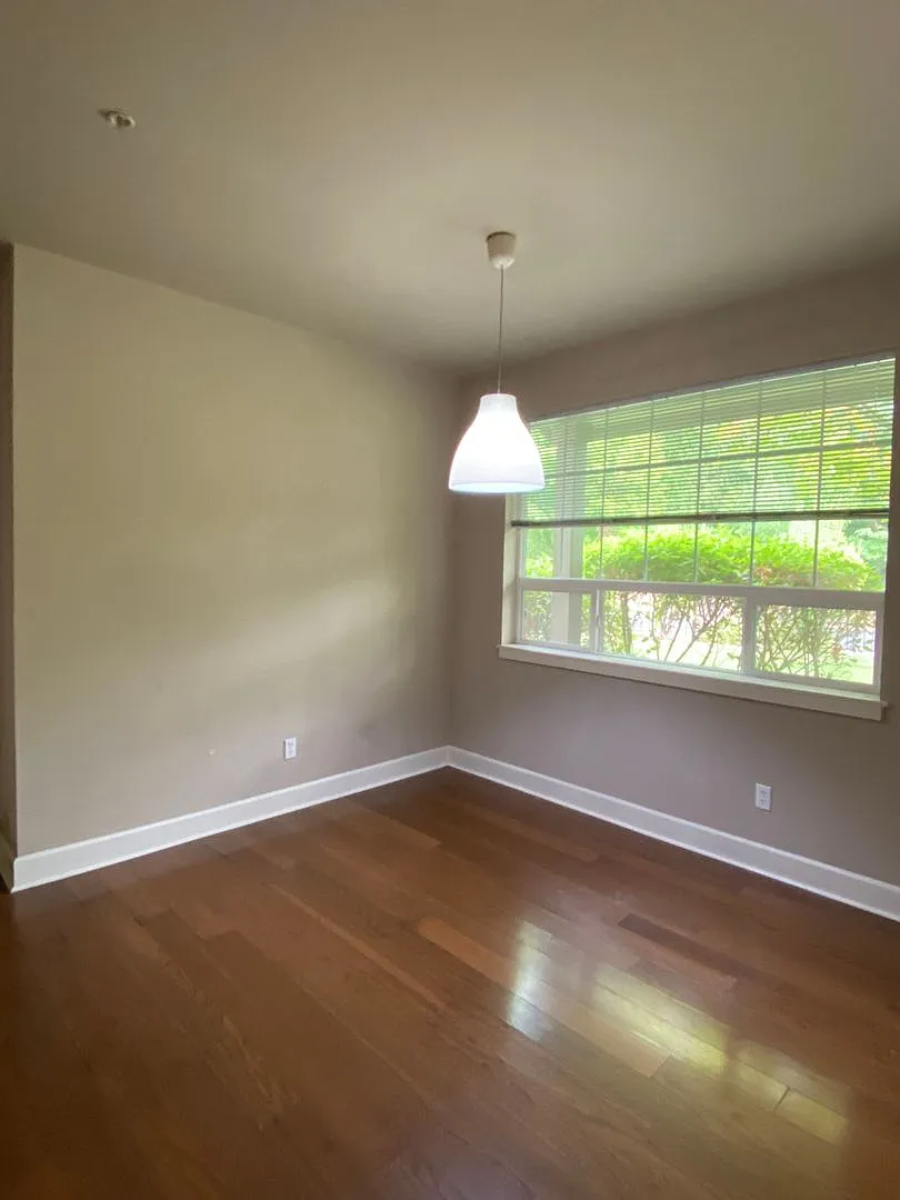 Beautiful Corner Lot Condo — Photo 2