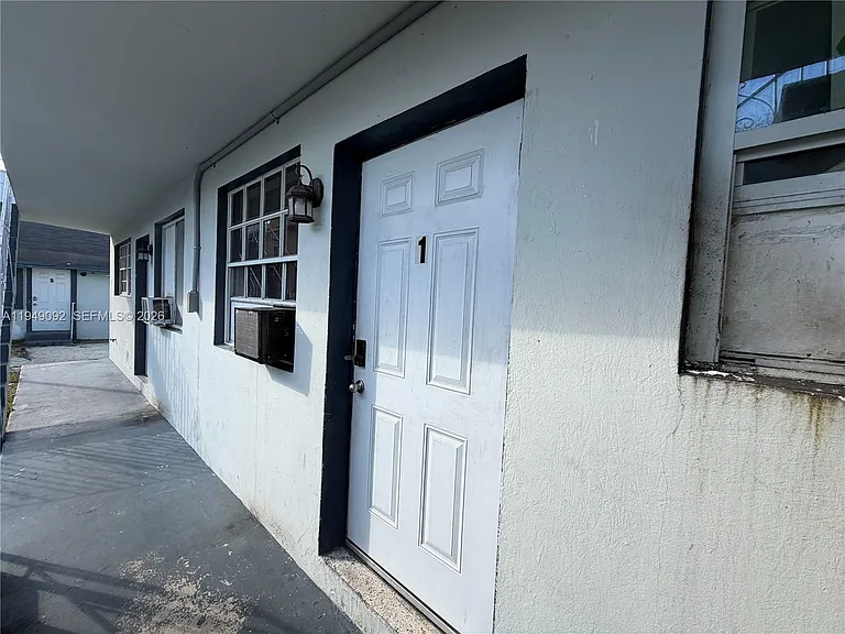 7638 N Miami Ave #4 — Photo 6