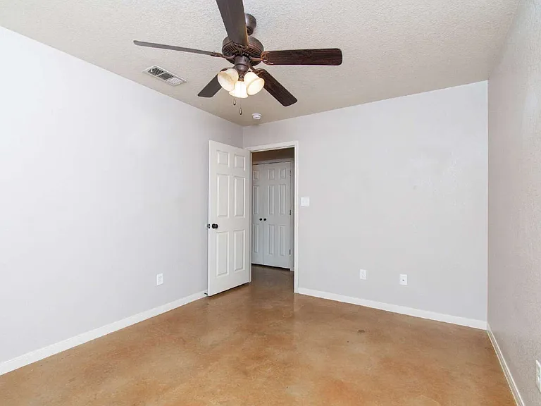 4409 Brutus Ln #B — Photo 14