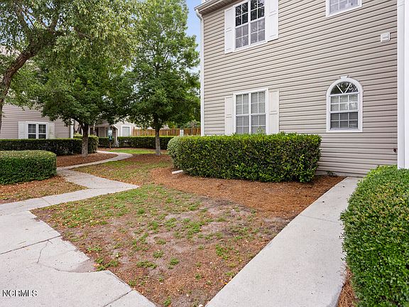 3rd image of 729 Bragg Drive Apt A