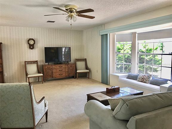 5th image of 2115 W Dolphin Dr