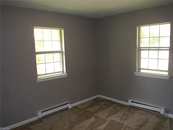 4th image of 1302 Linden Ave #B