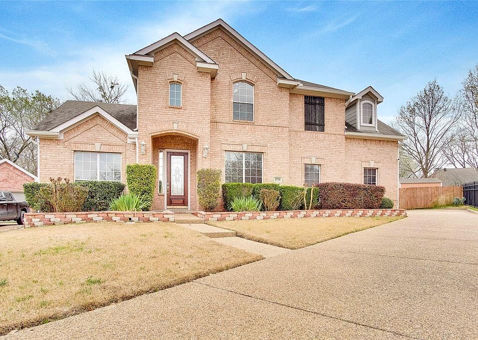 1st image of 3735 Woodland Ct