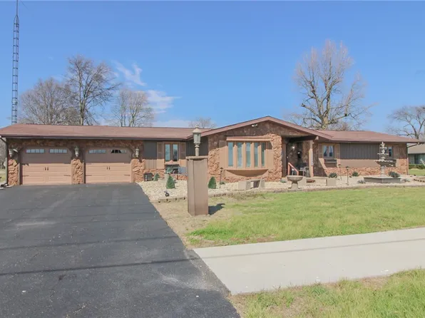 1 Western Avenue Hts, Mattoon, IL 61938